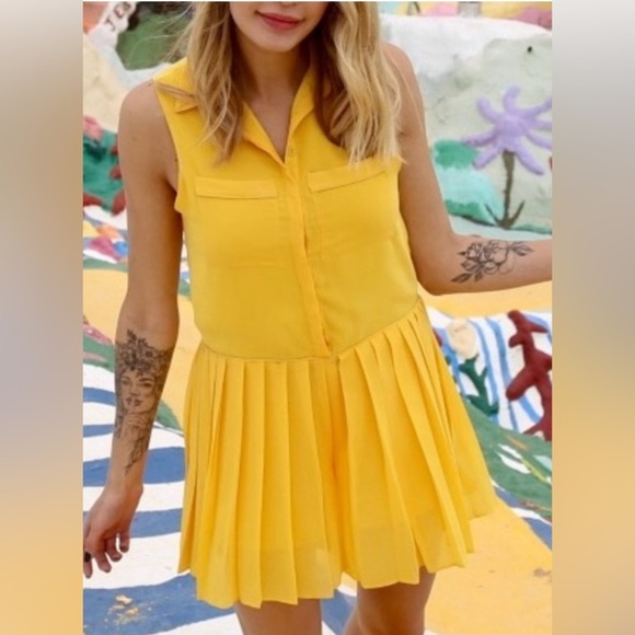 Dolce Vita Yellow Pleated Romper, xs. - Picture 2 of 10